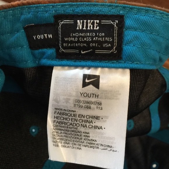 ▫️Nike Youth Multicolored Striped Snapback Hat - Picture 10 of 12